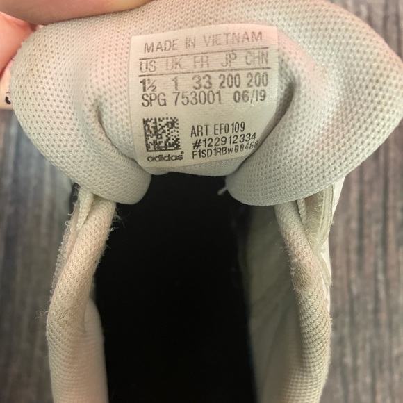 Adidas Velcro no ties! - Picture 4 of 4